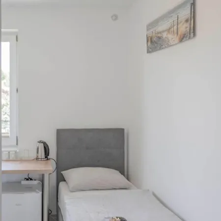 Remus House - Idealny Dla Par & Tylko 2-osobowe Pokoje, Dzieci Od 12 Lat, Bezplatny Parking 公寓 *