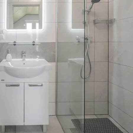 Remus House Apartments Spokojny Wypoczynek Dla Par, Tylko Pokoje 2-Osobowe Jastrzębia Góra