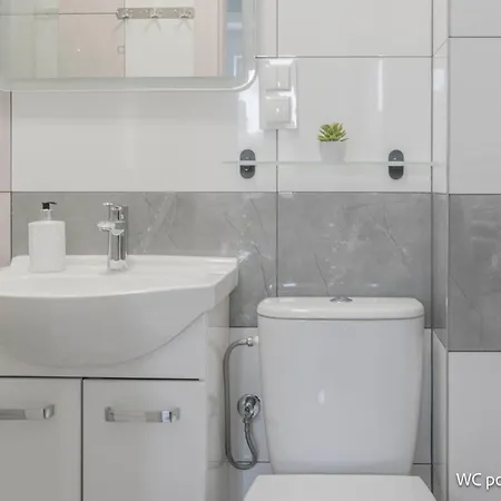 Remus House Apartments Spokojny Wypoczynek Dla Par, Tylko Pokoje 2-Osobowe