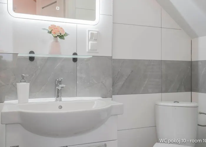 Apartament Remus House - Idealny Dla Par & Tylko 2-osobowe Pokoje, Dzieci Od 12 Lat, Bezplatny Parking Jastrzębia Góra